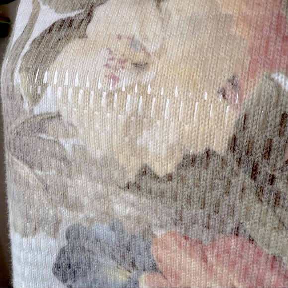 Floral Sweater - Picture 4 of 4